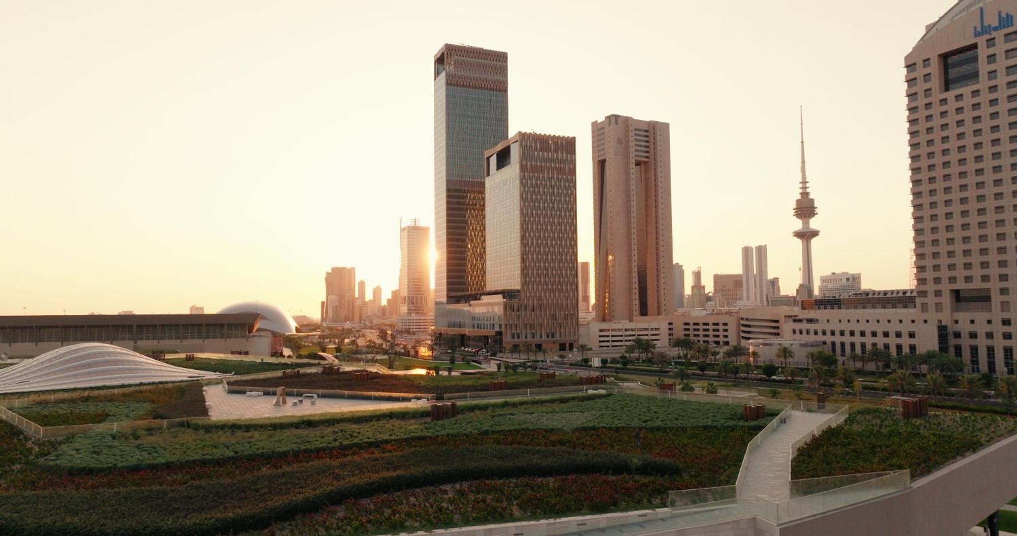 Four Seasons Hotel Kuwait At Burj Alshaya Koeweit Buitenkant foto Kuwait City skyline